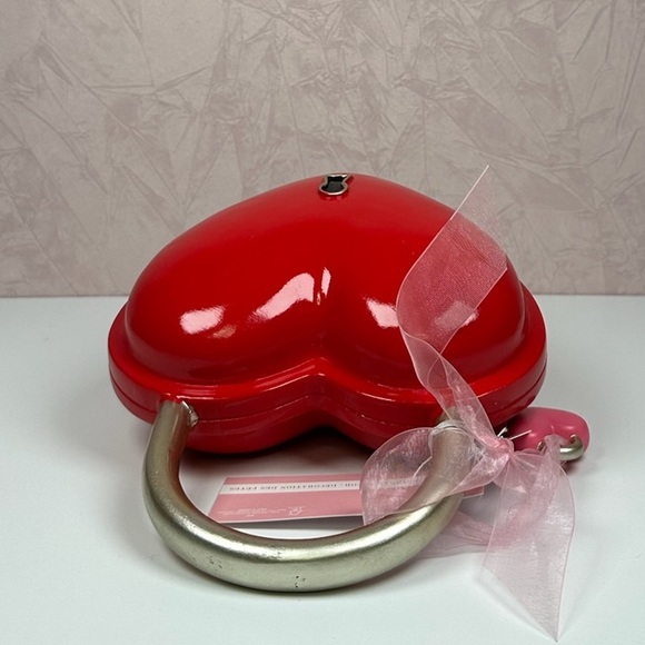 Bella Lux Red Heart-Shaped Decorative Lock with Key - Picture 5 of 7